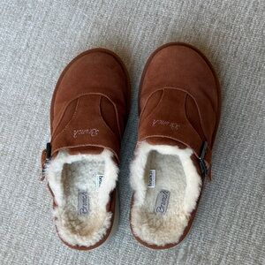 Brunch Brown Suede shearling Lined slippers. Size men’s 8 woman’s 9